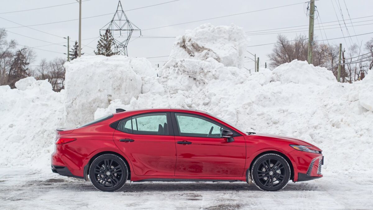 Hybrid Sedan Face-Off: Toyota Camry vs Honda Accord vs Hyundai Sonata