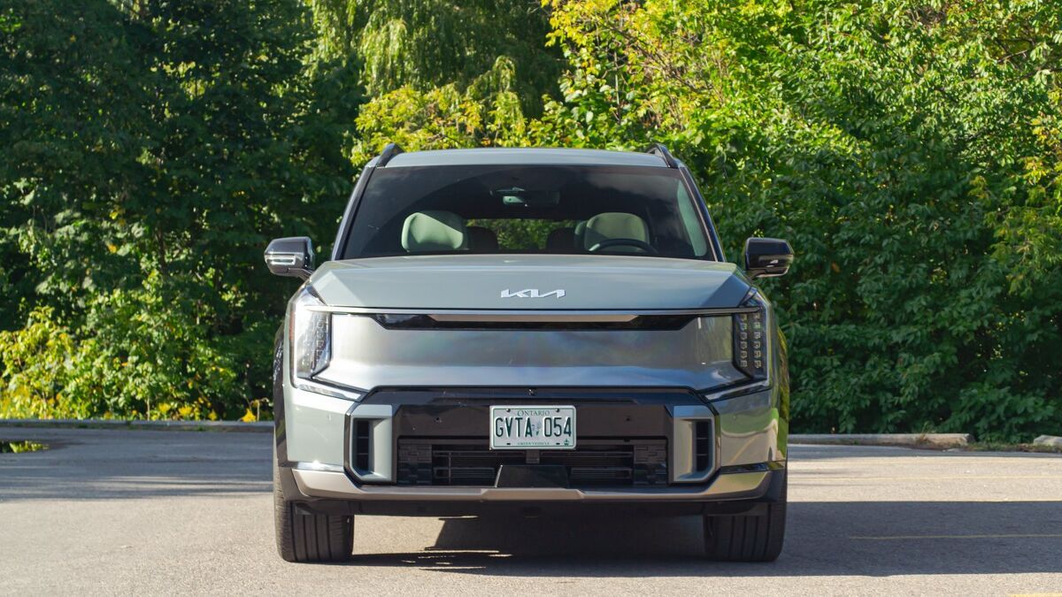 Hyundai Ioniq 9 vs Kia EV9 Comparison: Family EV Face-Off