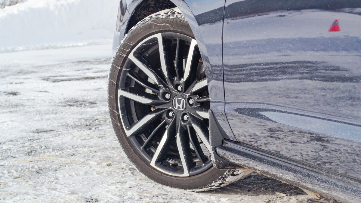 Hybrid Sedan Face-Off: Toyota Camry vs Honda Accord vs Hyundai Sonata