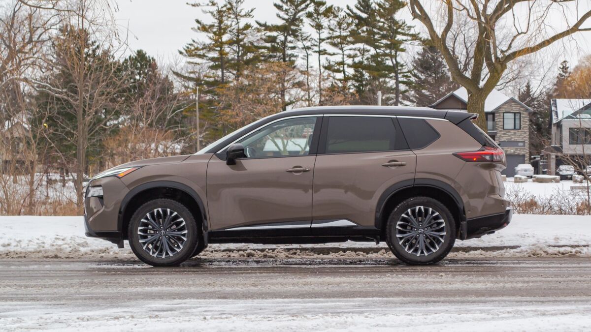 Subaru Forester vs Nissan Rogue Comparison: Normcore Crossovers