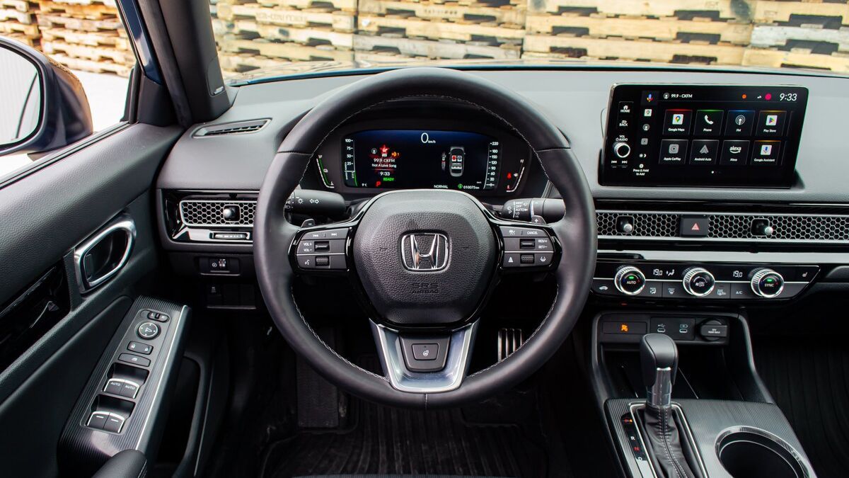 Honda Civic Hybrid vs Hyundai Elantra Hybrid Comparison