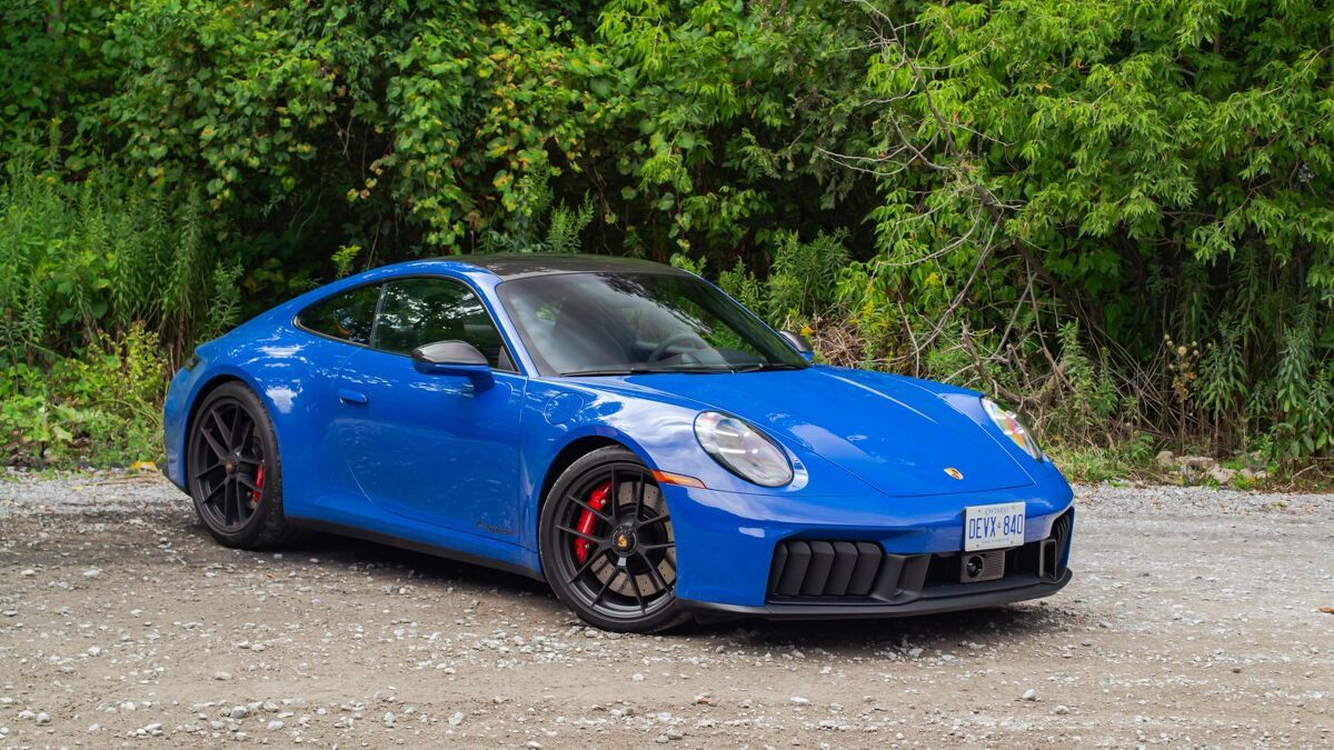 Chevrolet Corvette E-Ray vs Porsche 911 GTS: Hybrid Heroes