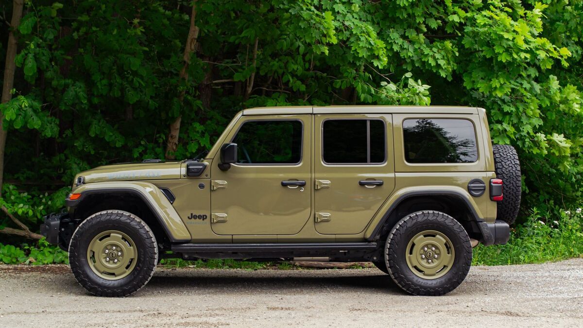 Toyota 4Runner vs Jeep Wrangler Comparison: Hype vs Helpful